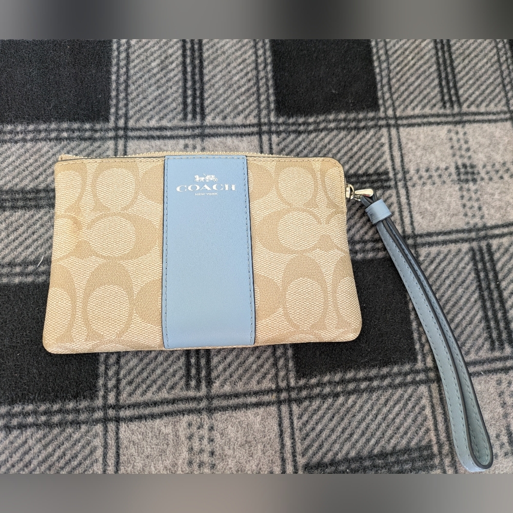 Coach Canvas Beige/Blue Wristlet (F58035)